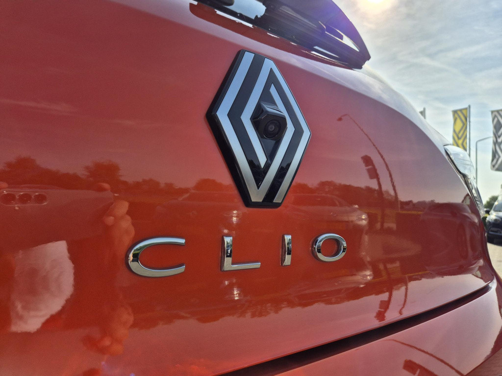 Renault Clio 1.0 tce 90 gpf techno camera, stoel- en stuurverwarming, navig