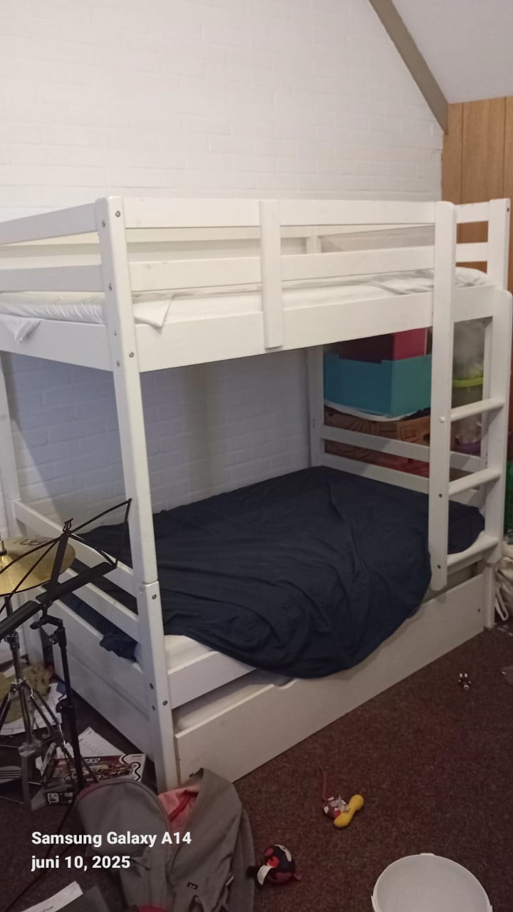 Gratis stapelbed 150x90