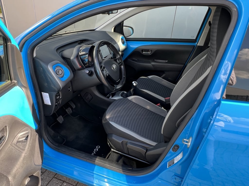 Toyota Aygo 1.0 vvt-i x-play ltd | dealeronderhouden | airco |