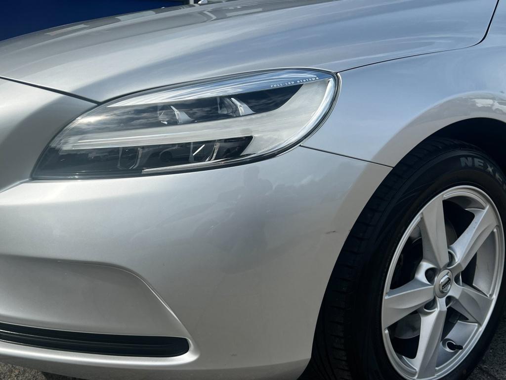 Volvo V40 2.0 t2 momentum, navi, afn. trekhaak enz...