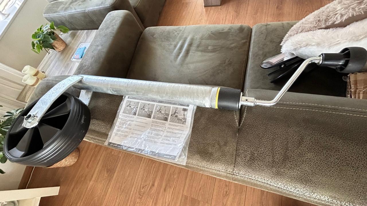 Nieuw neuswiel met ingebouwde weger