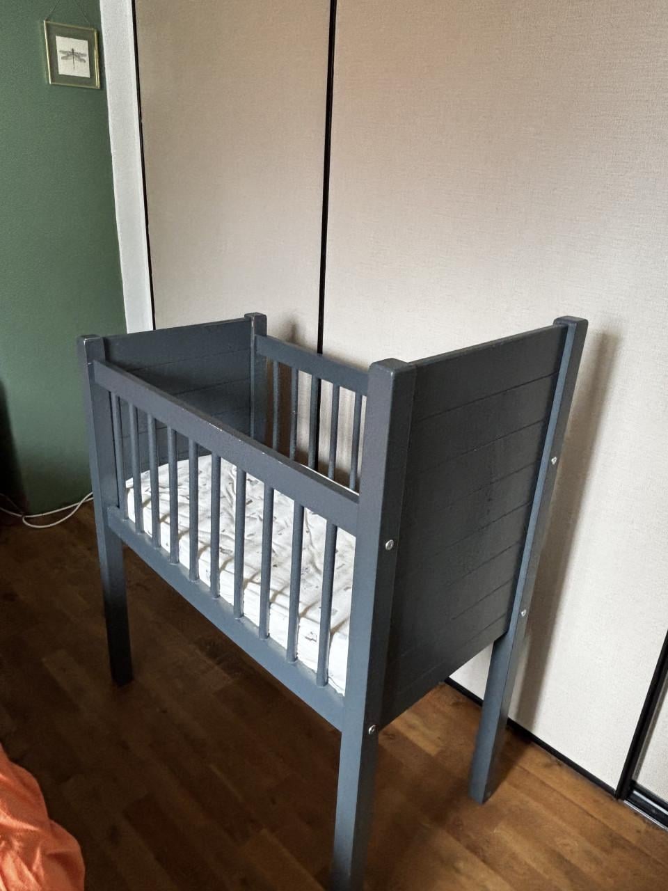 Wiegje / babybedje antraciet incl matras