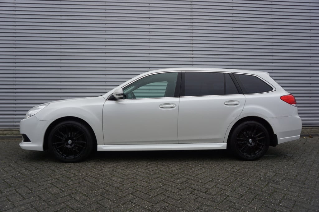 Subaru Legacy touring wagon 2.0i intro automaat - climate / navi / cruise /