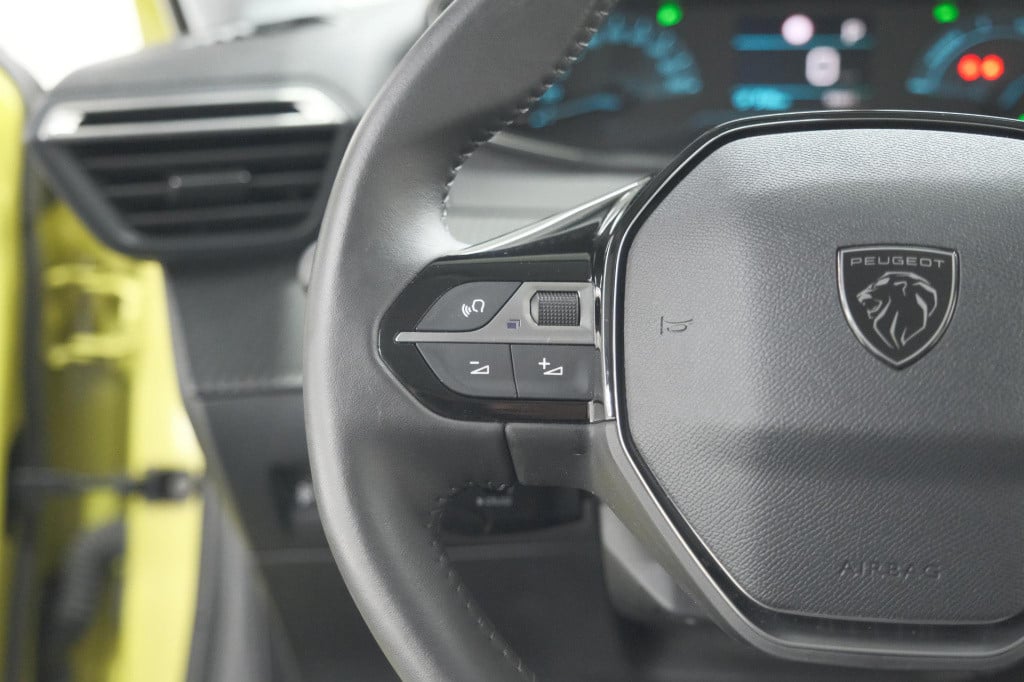 Peugeot 208 ev allure 50 kwh | stoelverwarming | apple carplay | parkeersen