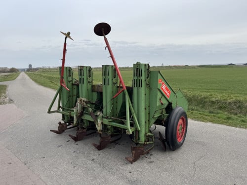 Hassia GLB 4 4 rijige aardappelpoter