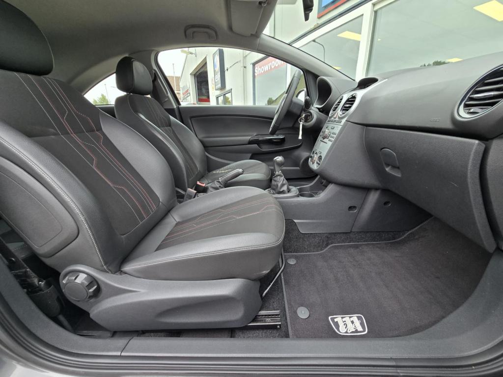 Opel Corsa 1.2-16v anniversary edition