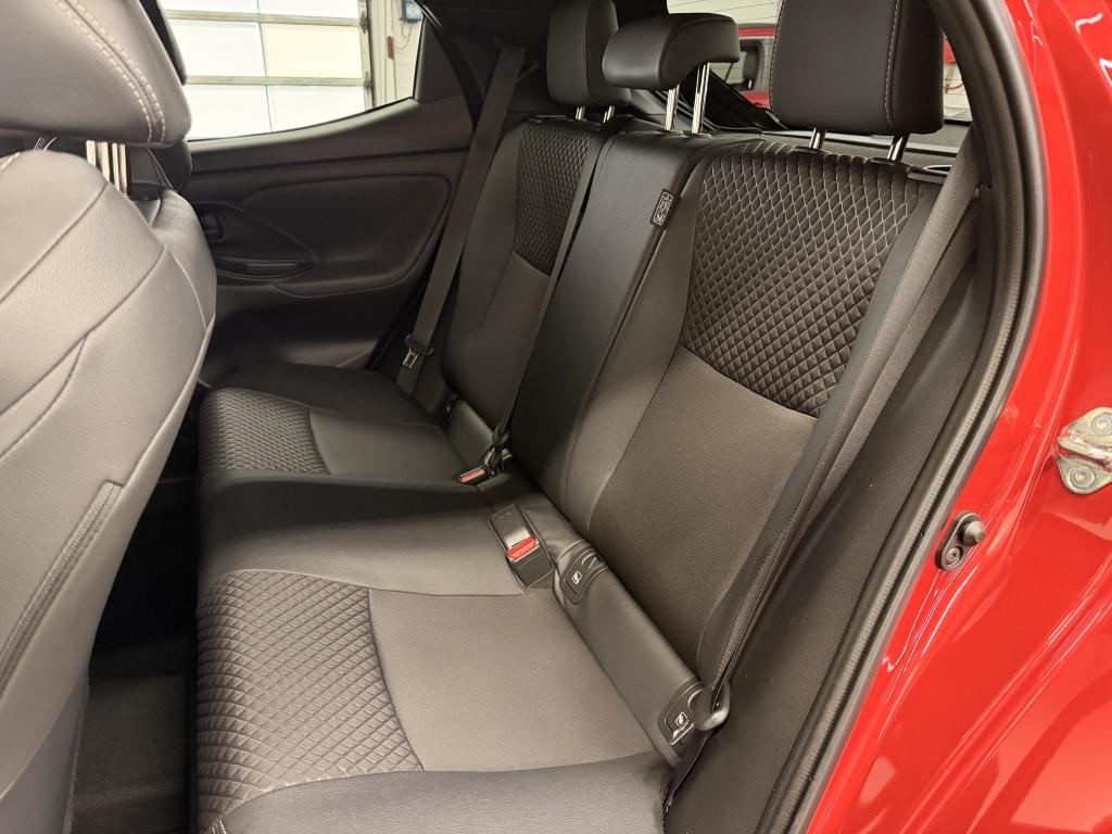 Toyota Yaris 1.5 hybride bi-tone executive| hud| stoel.verw| camera| bsm