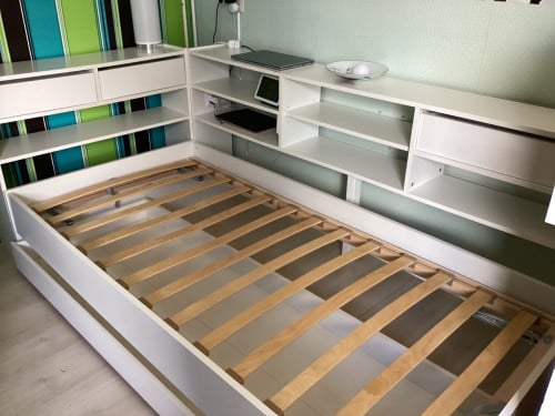 Kinderbed met verstelbaar hoofd en voeten einde