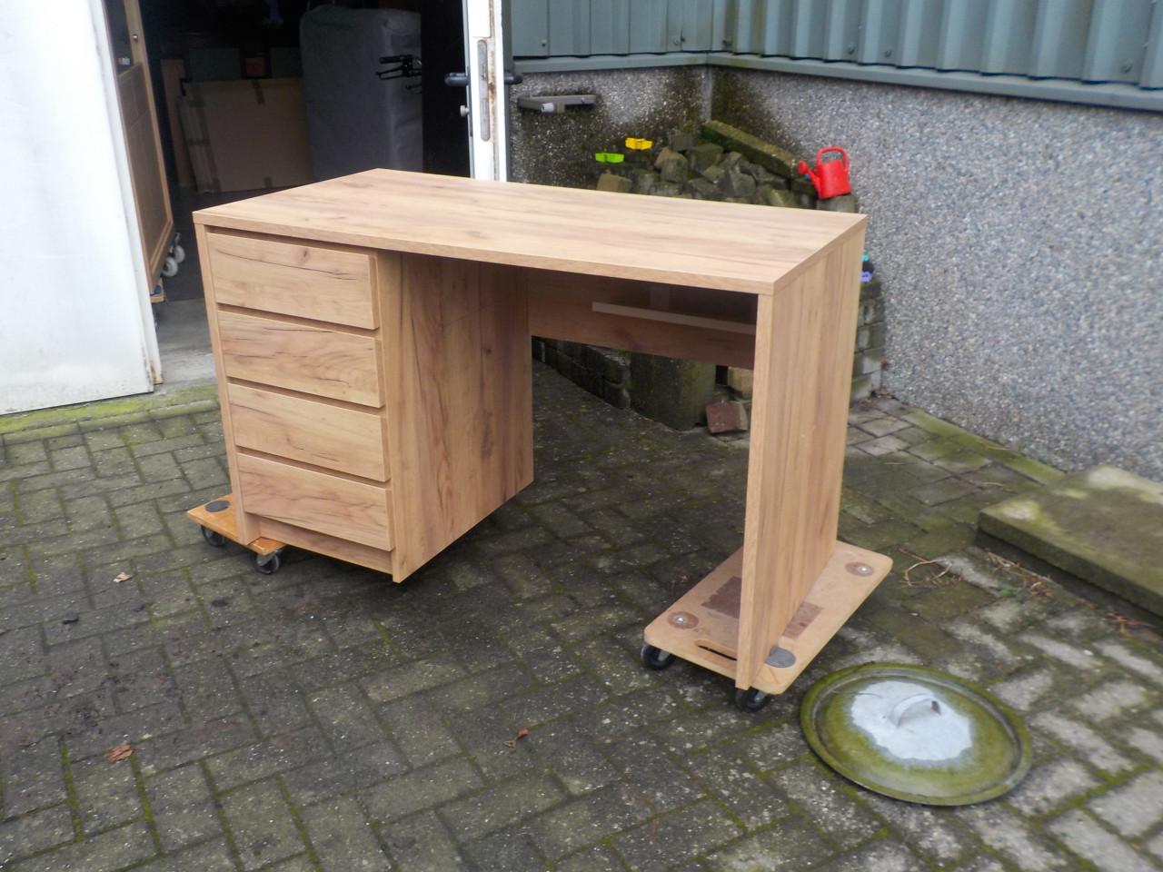 Mooie kwaliteit bureau in vrijwel nieuw staat