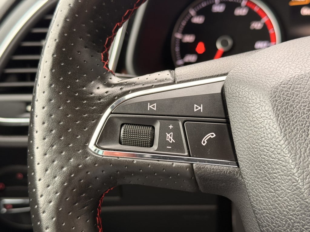 Seat Leon 1.4 ecotsi fr | led | stoelverwarming | parkeersensoren |