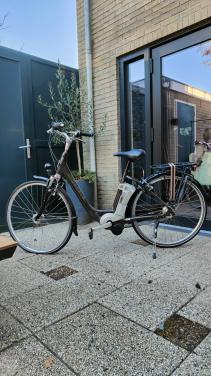 Electrische damesfiets, Gazelle