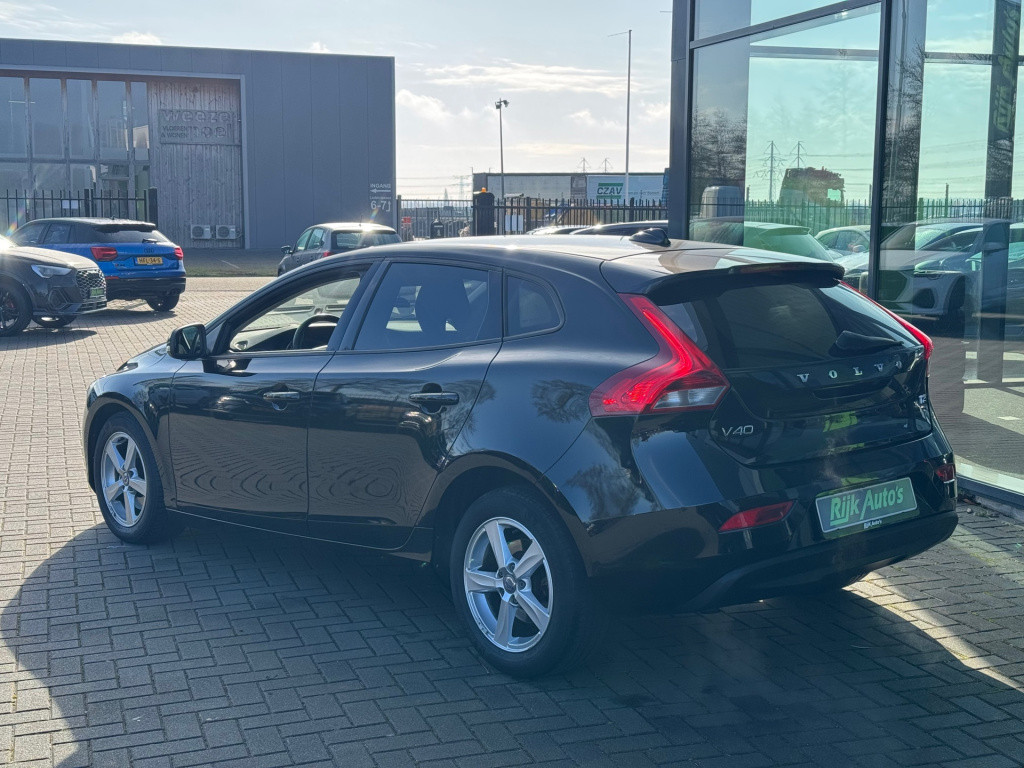 Volvo V40 2.0 t2 you! * cruise control * stoelverwarming * navigatie