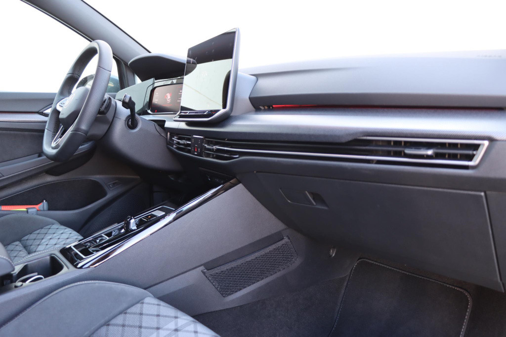 Volkswagen Golf variant 1.5 etsi r-line edition 115pk dsg7