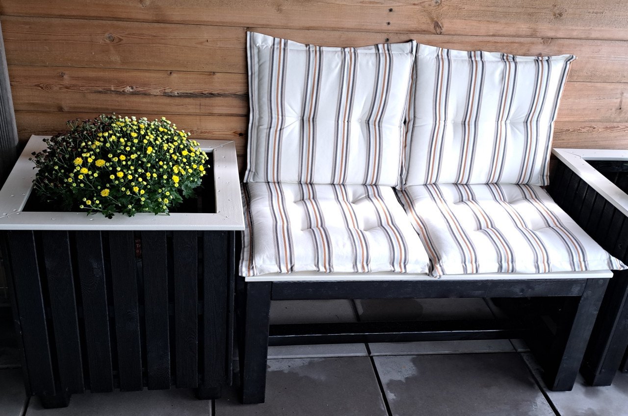 Mooie, stevige tuinbank incl. 2 plantenbakken - strak design