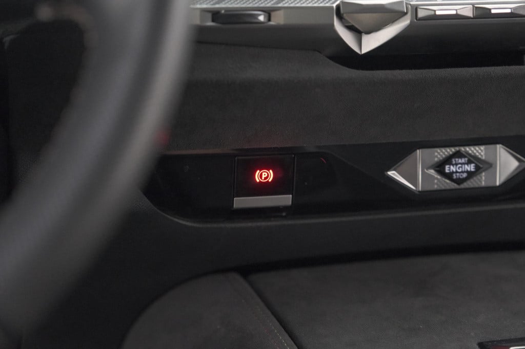 Ds Ds 4 puretech 130 eat8 performance line | camera | apple carplay | alcan
