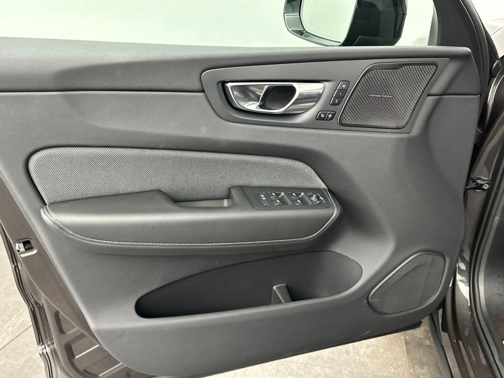 Volvo XC60 t6 398pk recharge ultra dark| pano| luchtvering| hud| 360camera