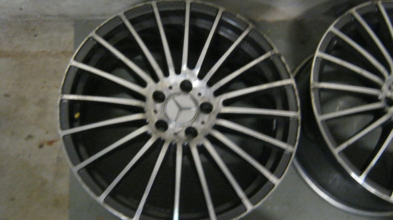 TE KOOP OP KNAP VELGEN VOOR MERCEDES 19 INCH DOE EEN BOD