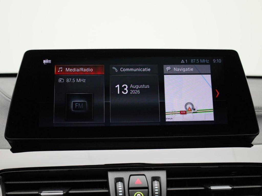 BMW X1 sdrive20i business edition plus | automaat | stoel verwarming | lede