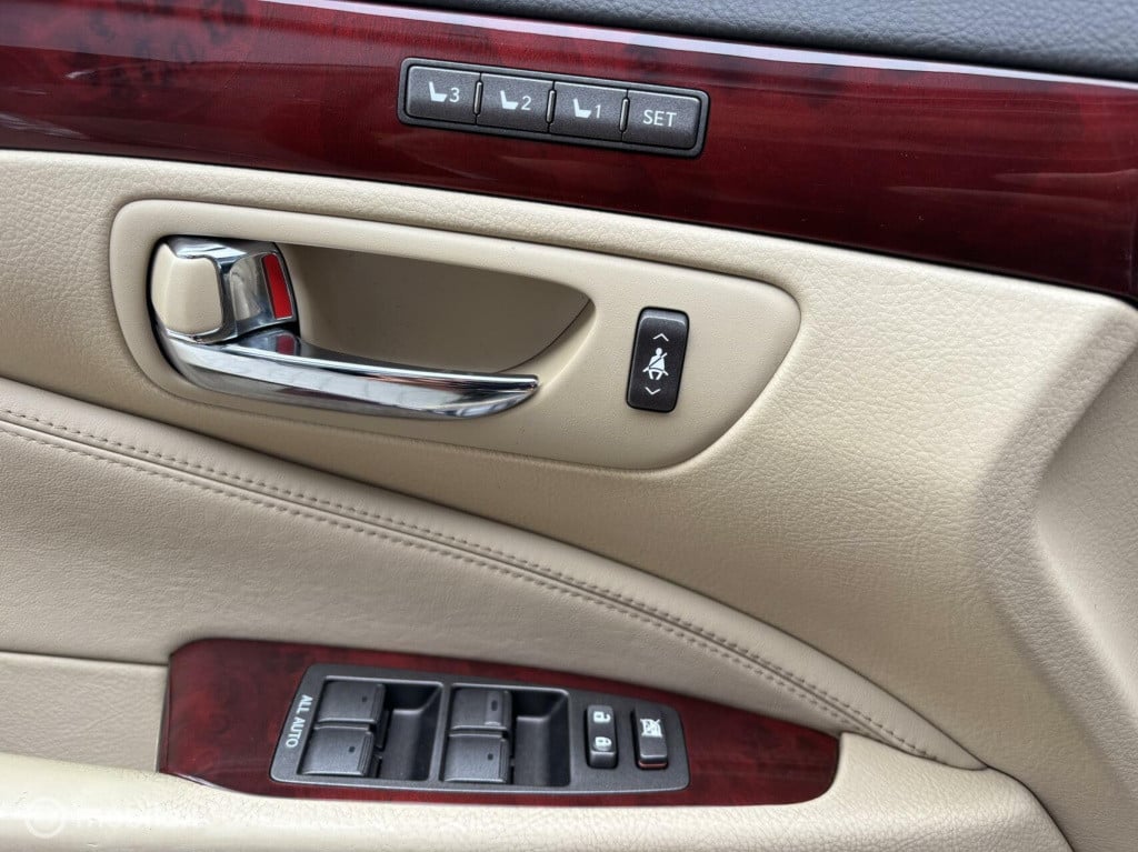 Lexus Ls 600h president hybride youngtimer