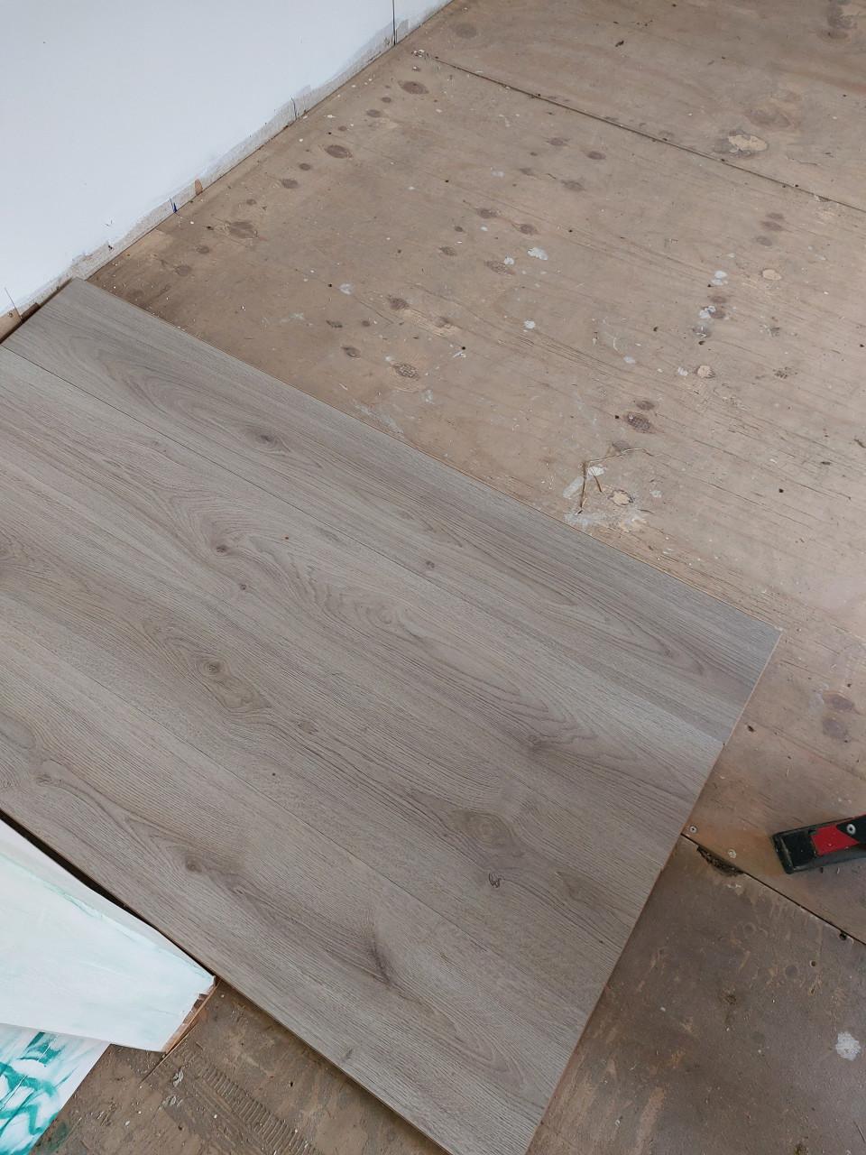 Laminaat eiken grijs, nieuw