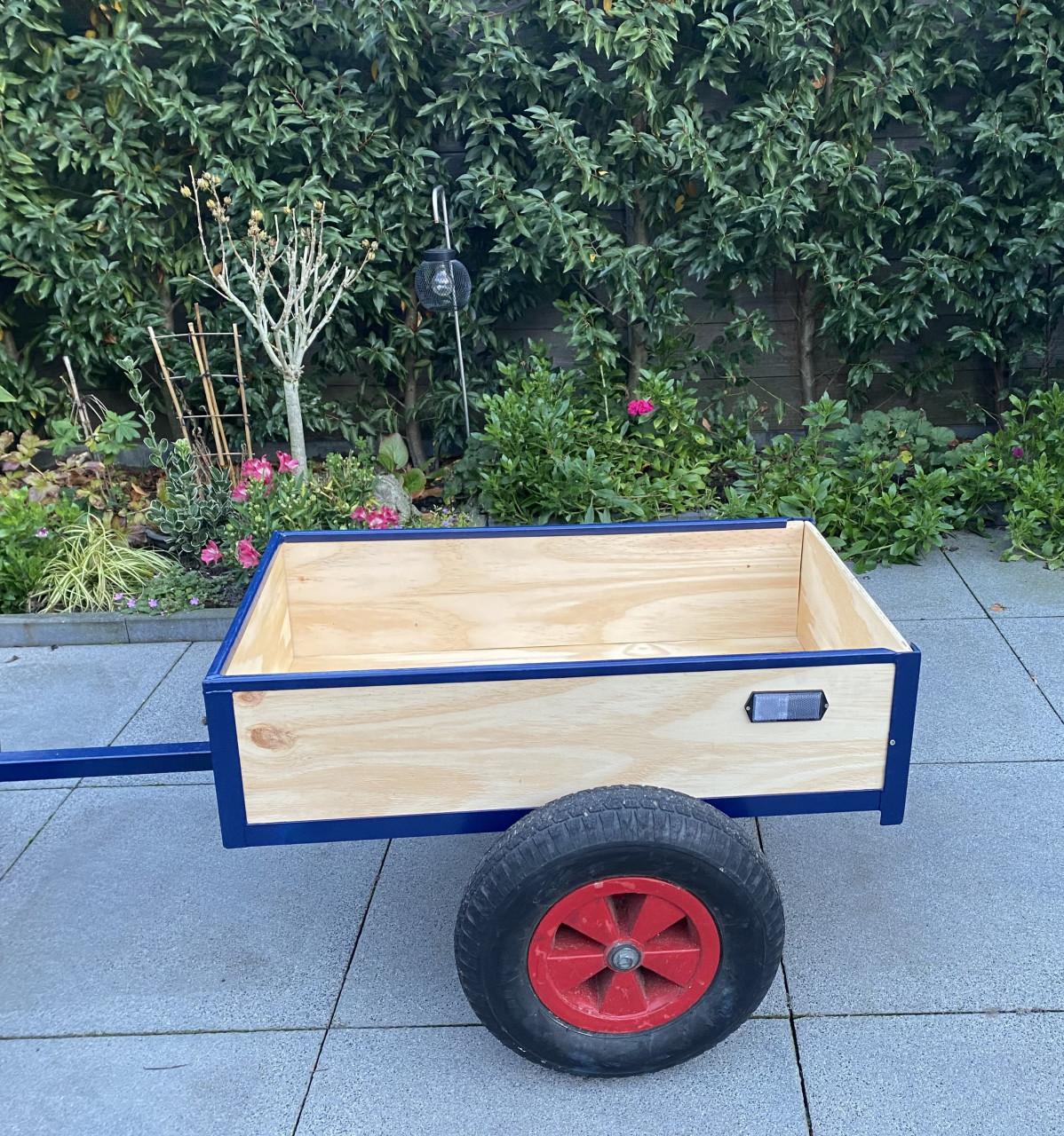 Skelter ( mammoet) met kar.