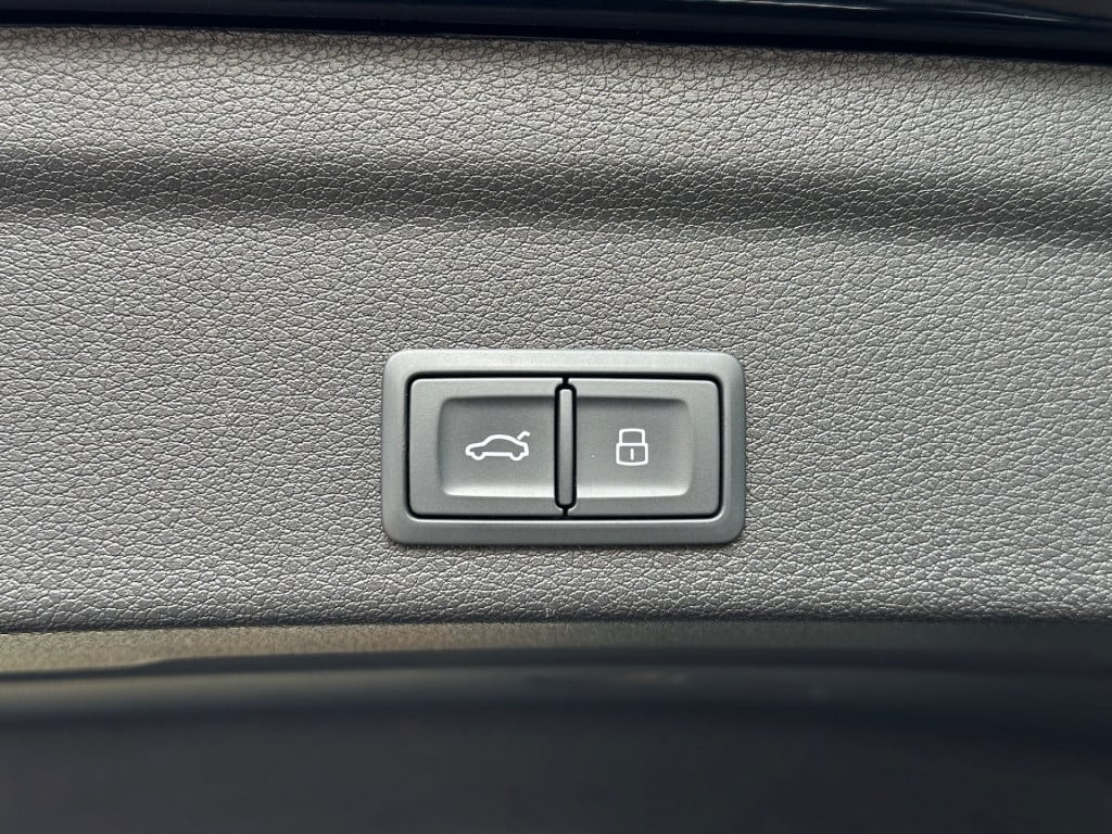 Audi Q3 sportback 45 tfsi e s-line | zwart optiek | camera | keyless | adap