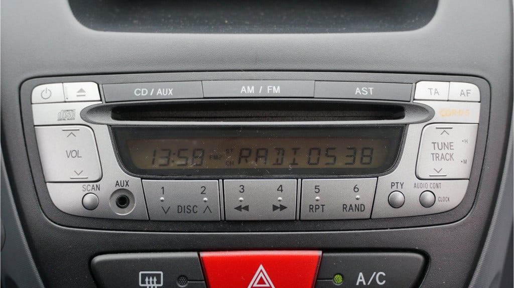 Peugeot 107 1.0-12v millesim 200 rijklaar incl garantie