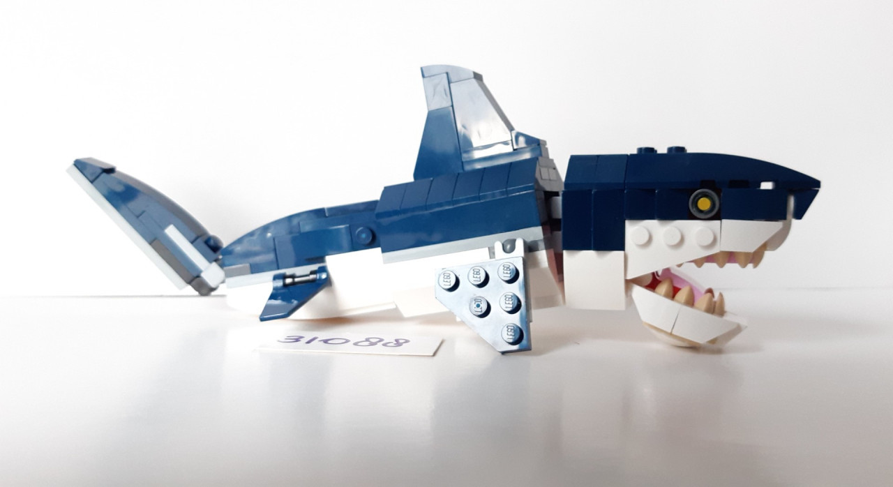 LEGO Creator 31088 Diepzeewezens: haai-- zeeduivel of inktvis