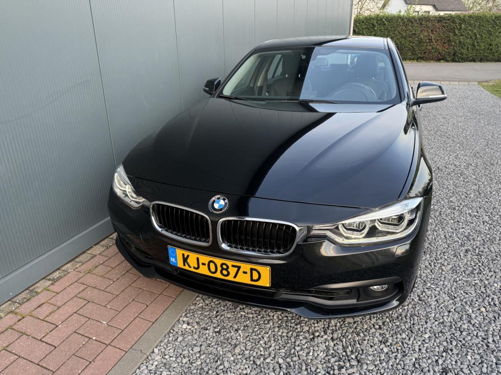 BMW 3-serie 320i 184pk sedan executive luxury