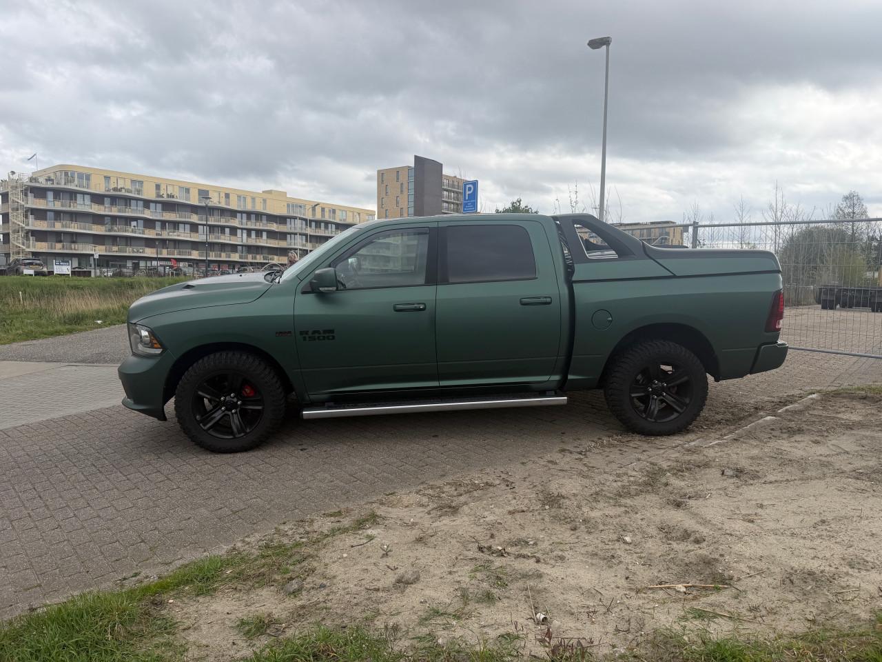 Dodge Ram 1500 Sport  5.7 Hemi 2016