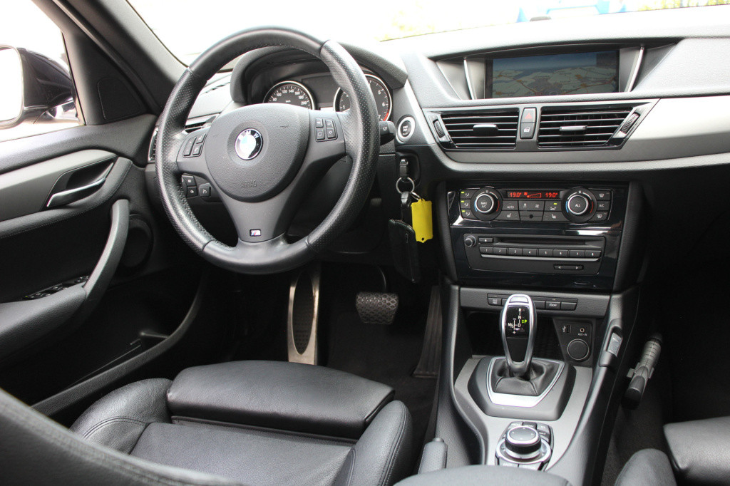 BMW X1 sdrive20i high executive | m-sport | cruise | leder |