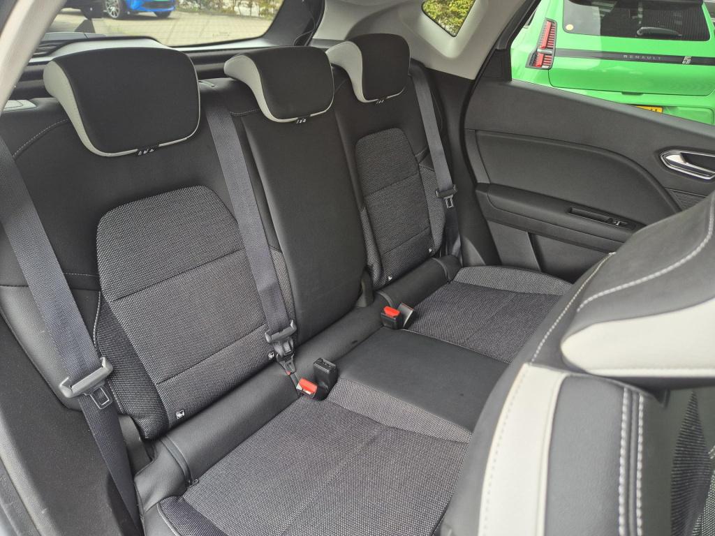 Renault Captur 1.3 tce 130 edc automaat intens verkocht