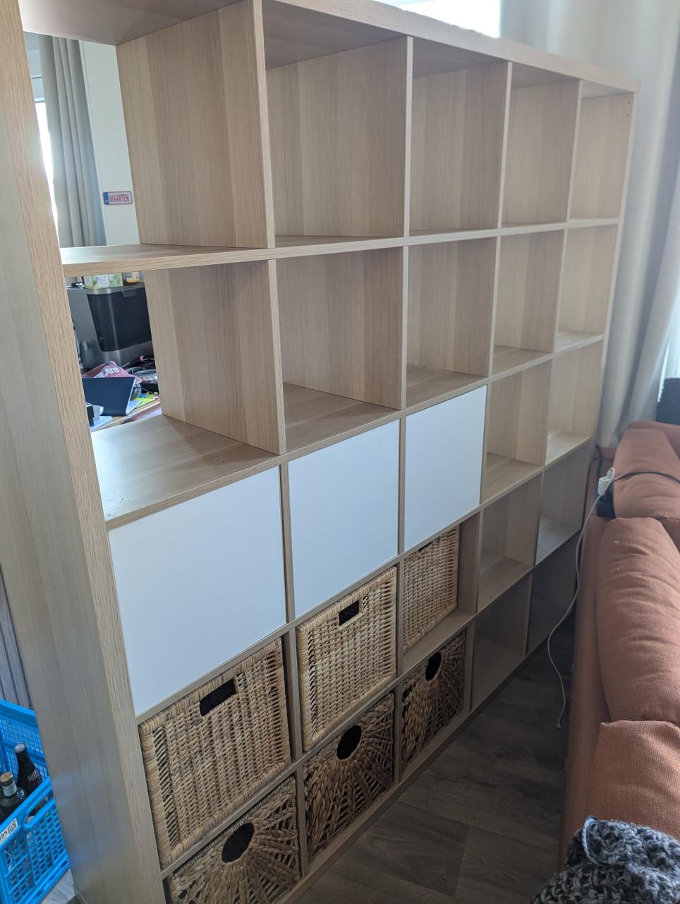 Ikea kallax kast met 6 manden en 3 ingebouwde kastjes