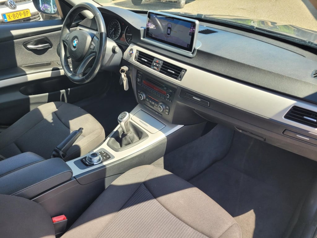 BMW 3-serie 316i business line navi.