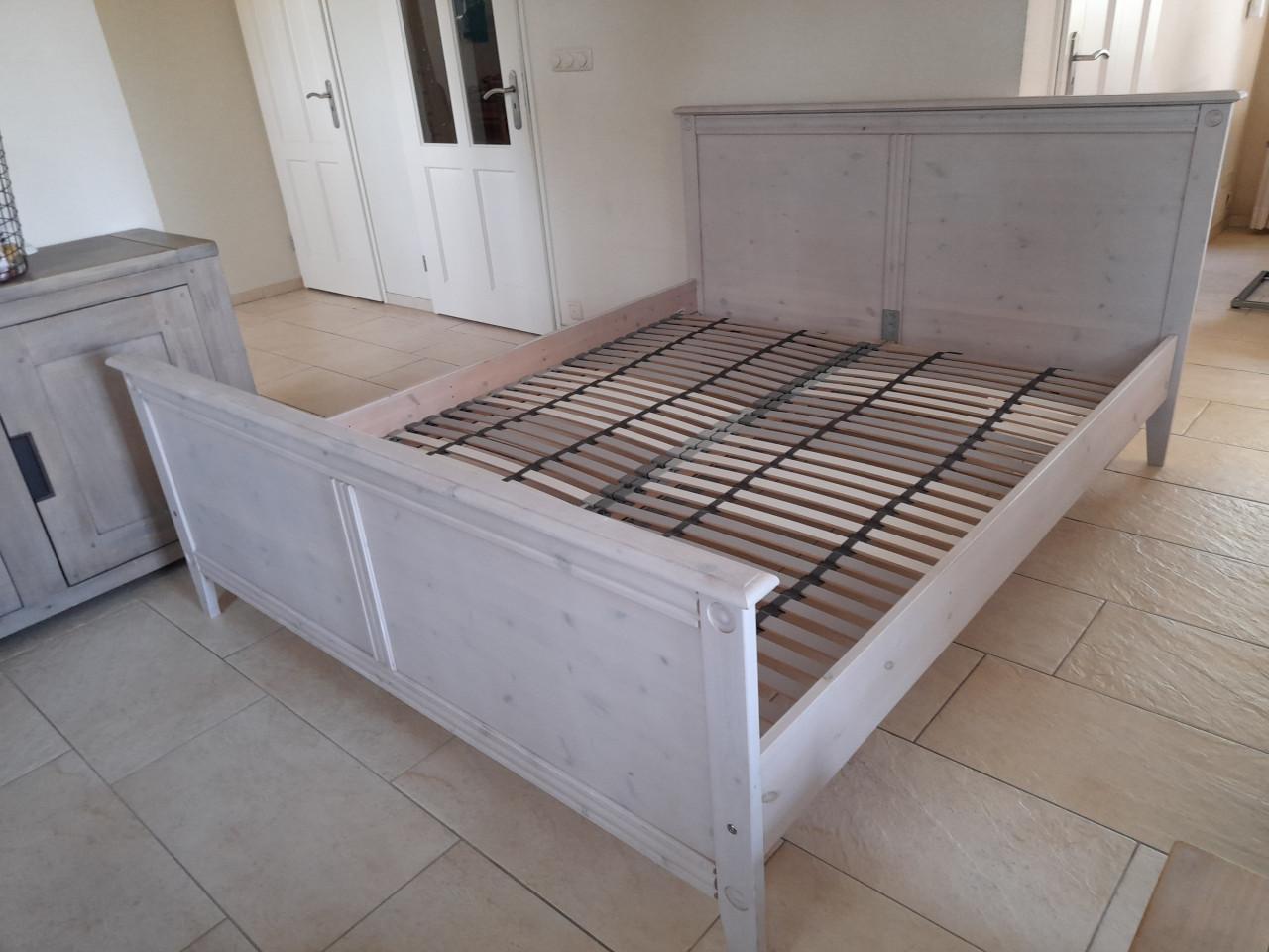 2 Persoons bed 160 x 200 (in goede staat )