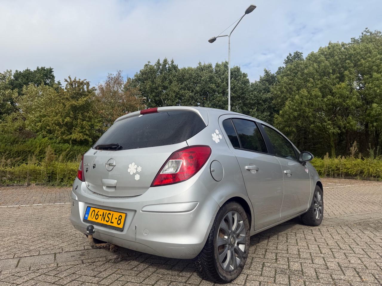 Opel Corsa 1.2 Edition | 5 DRS | Airco| Trekhaak | Apk | Nap | Elektr ramen