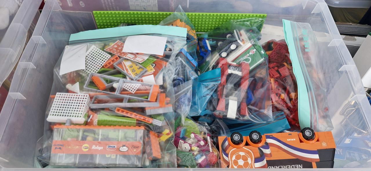 GERESERVEERD Doos vol Lego met boekjes