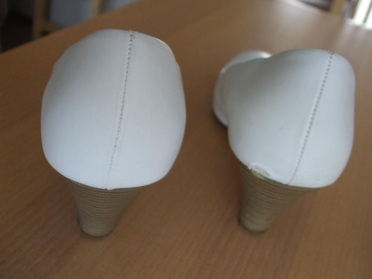 Te koop mooie witte ballerina's.(nieuw).