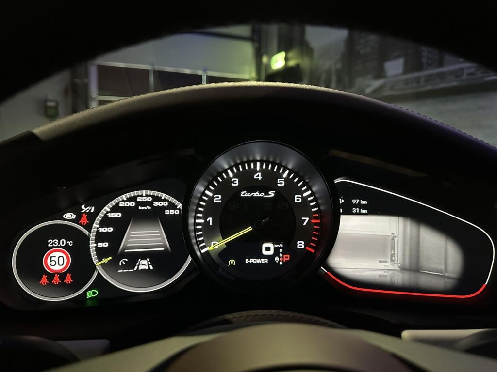 Porsche Panamera sport turismo 4.0 turbo s e-hybrid *pano*burmester*1e eige