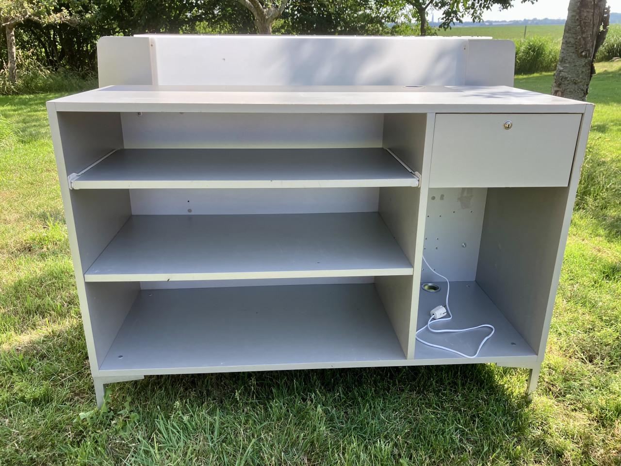 Balie met verlichting voor winkel/sauna/kapsalon