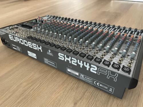 Behringer Eurodesk SX2442FX Mengpaneel + Stevige Flightcase!
