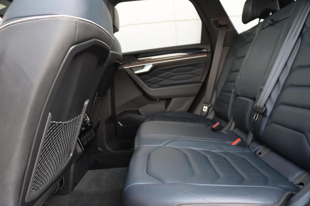 Volkswagen Touareg 3.0 tsi ehybrid 4motion atmosphere 380pk tiptronic