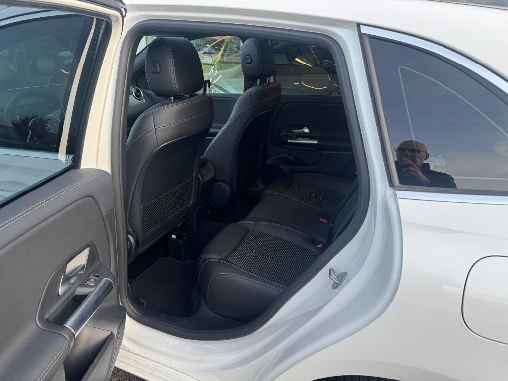 Mercedes-Benz B-Klasse 220 progressive automaat , trekhaak , panoramaschuif