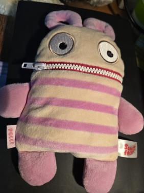 "Zorgenvriendje Polli", een pluchen knuffel