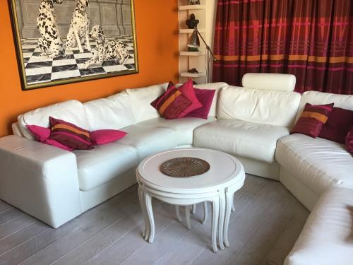 Uvormige lederenbank