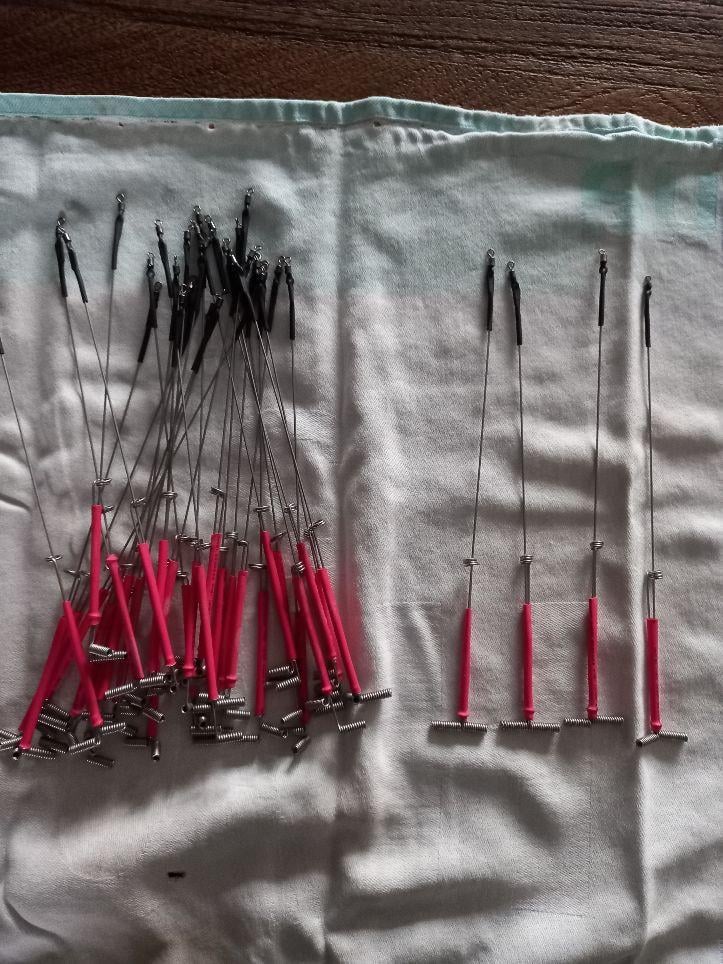 Nog wat afhouders met extra voetje .