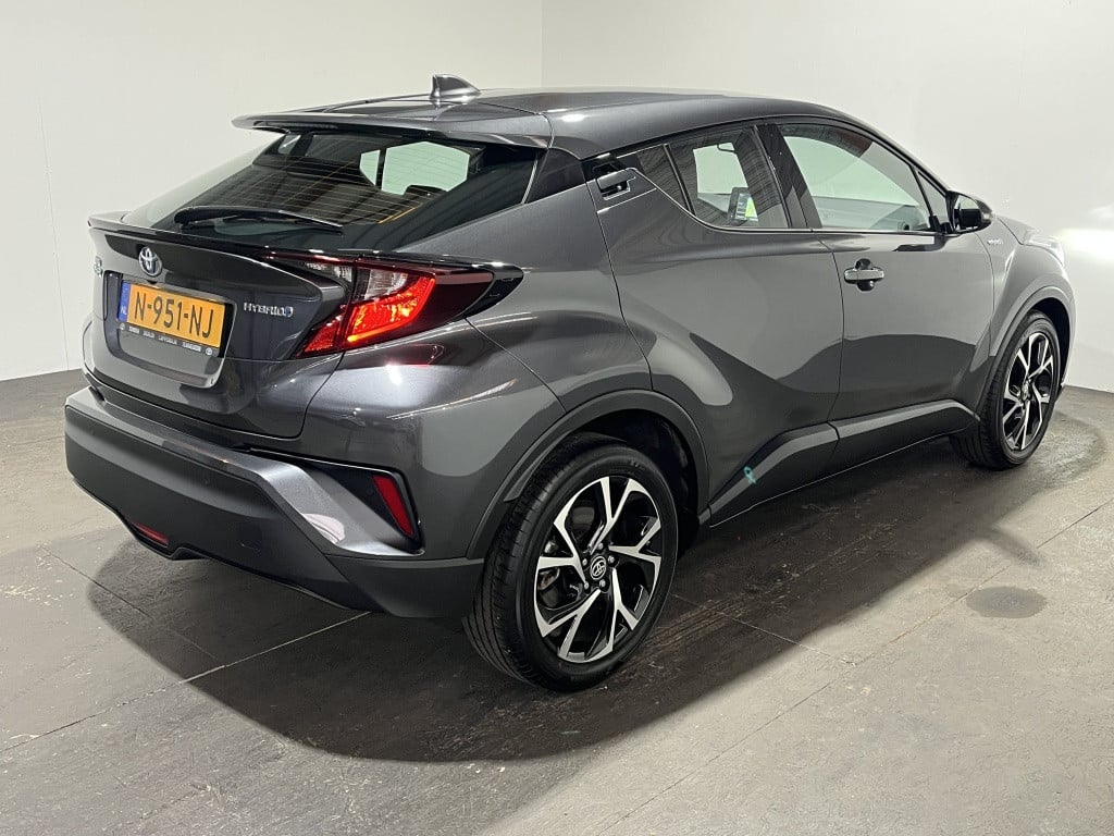 Toyota C-hr 1.8 hybrid dynamic | navi | pdc | camera |
