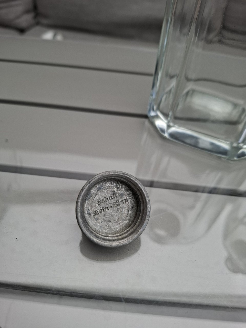 2 x zware sehall Rein- Zinn tin  flessen