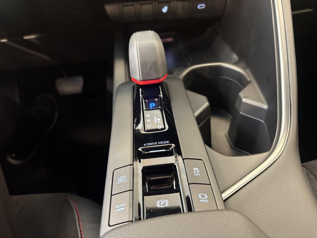 Toyota C-hr plug-in hybrid 220 black edition gr sport