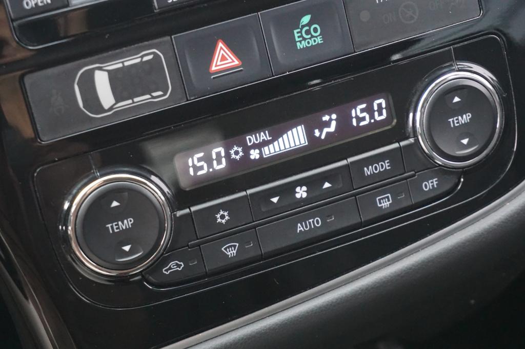 Mitsubishi Outlander 2.0 phev executive edition automaat - navi / cruise / 